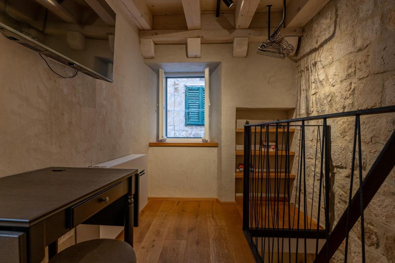 Superior 1 Bedroom Apartment Gabriela Next To Buza Beach Дубровник Екстериор снимка
